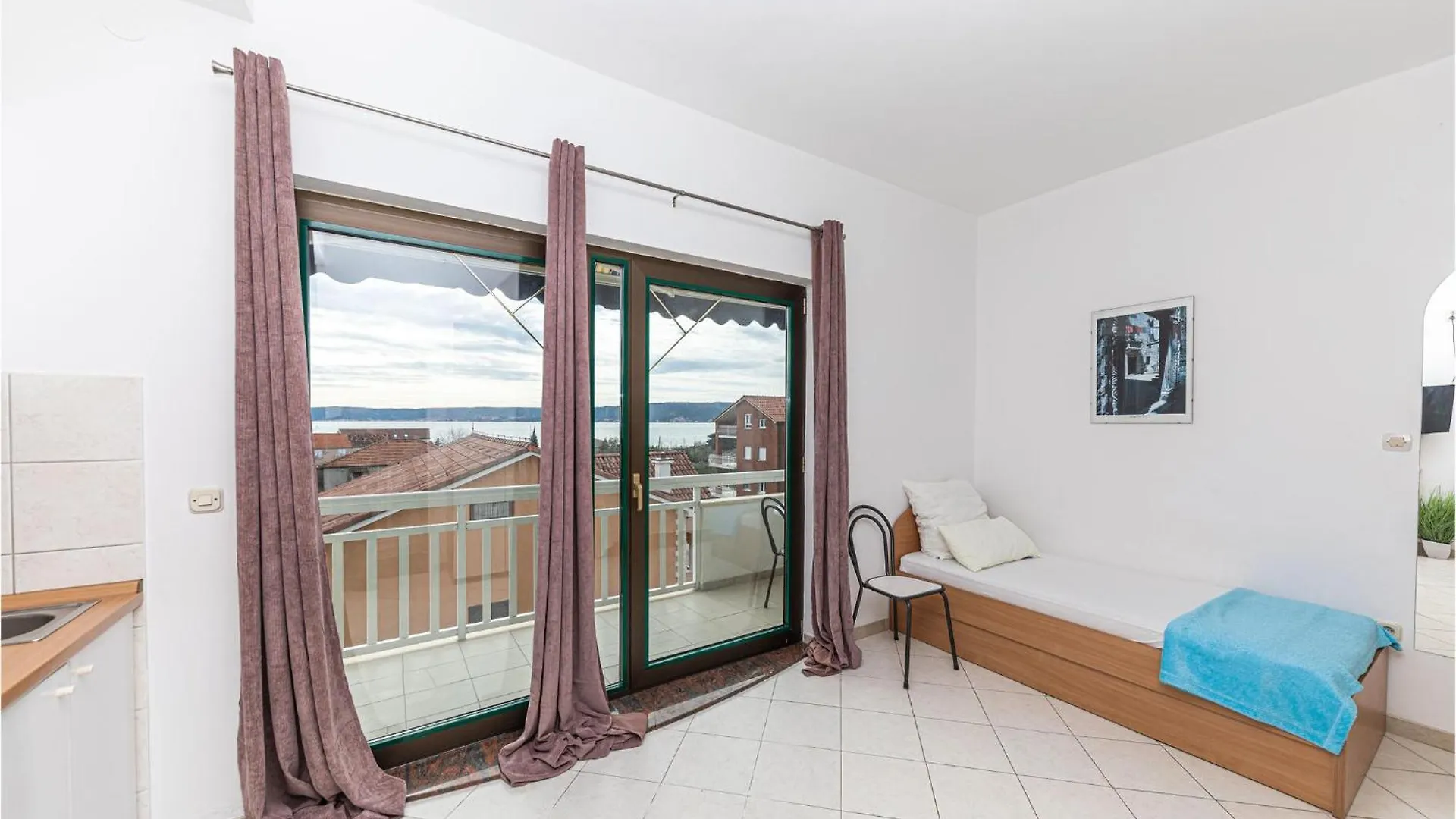 Lovely Apartment In Kastel Stafilic Kastela
