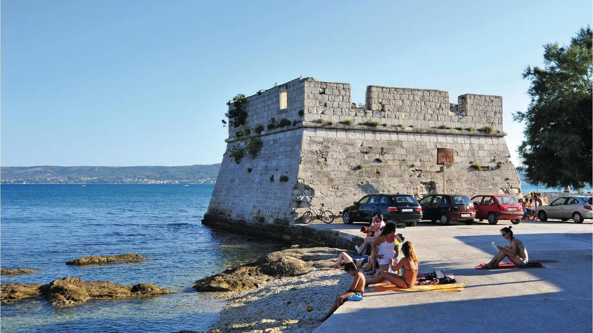 Lovely Apartment In Kastel Stafilic Kastela Croatia